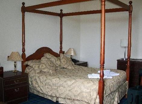 טרון The Anchorage Hotel מראה חיצוני תמונה
