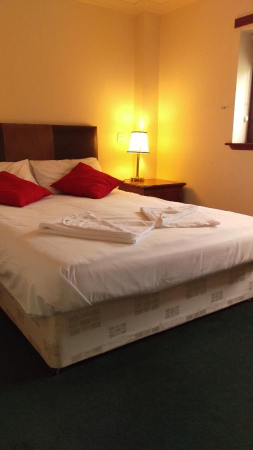 טרון The Anchorage Hotel מראה חיצוני תמונה